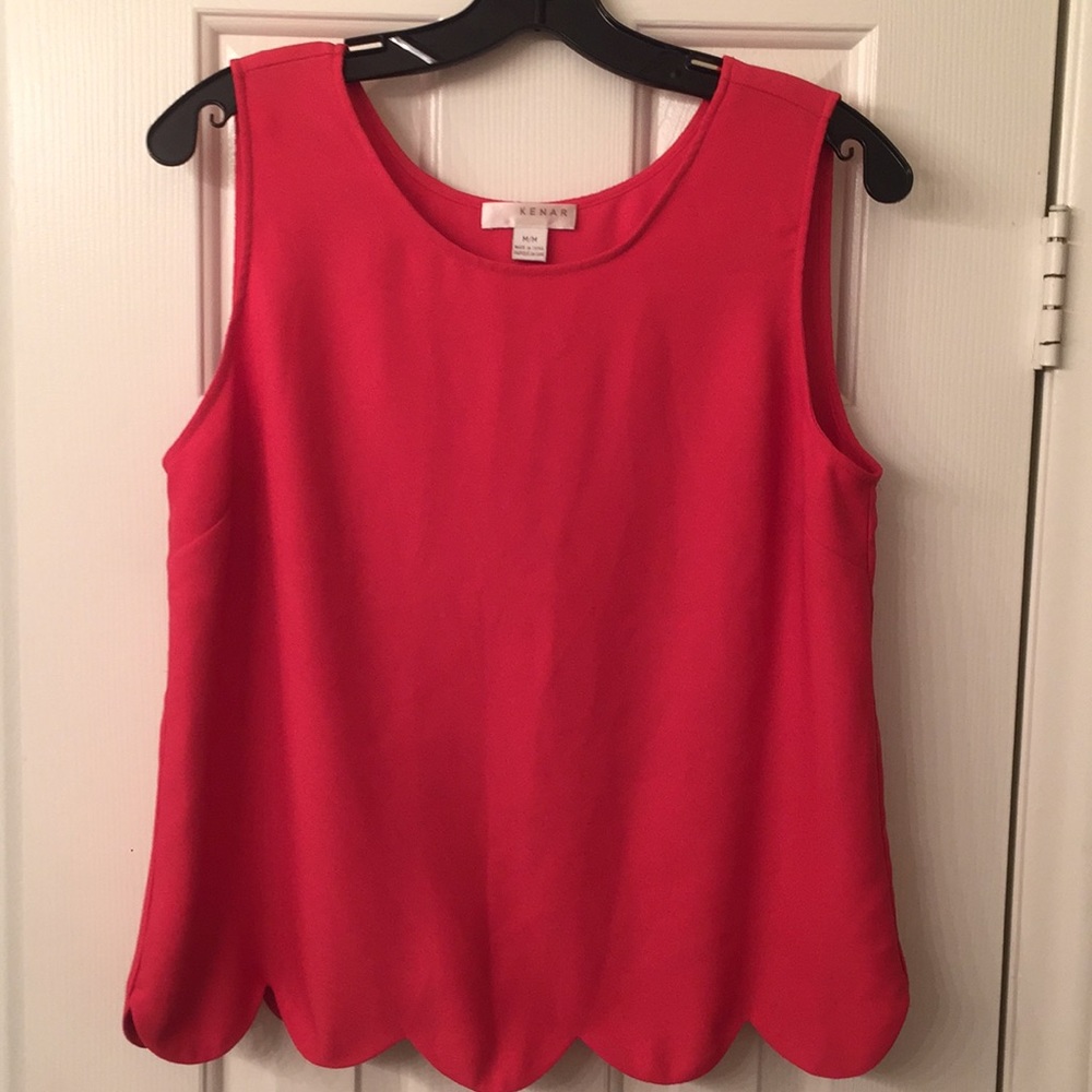 Sleeveless Kenar Blouse with bottom detail